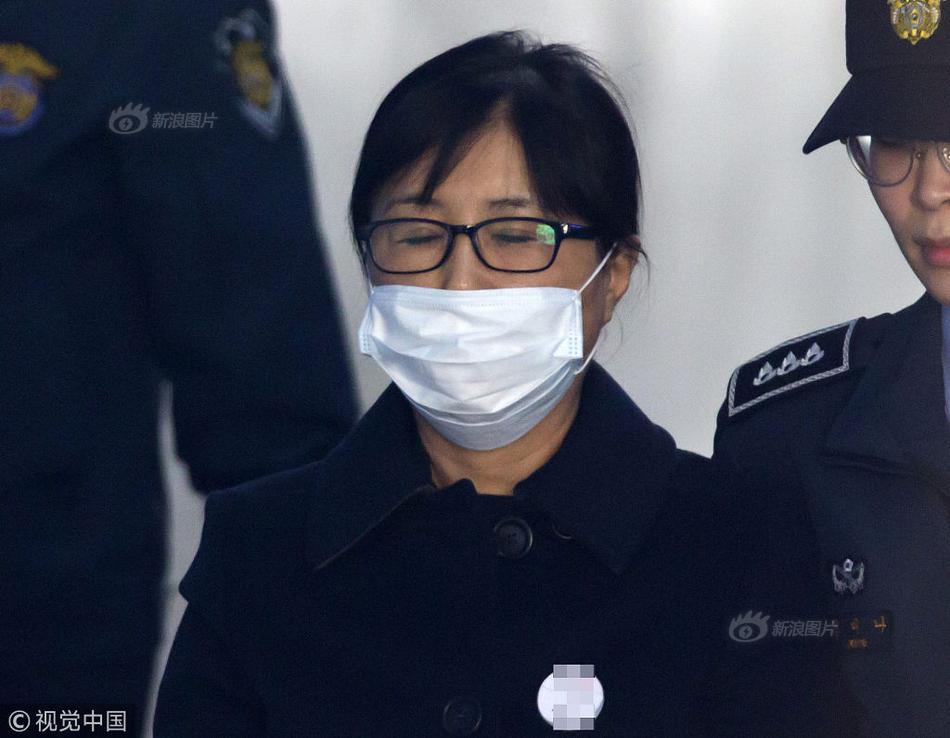 美女扒开腿让男人桶