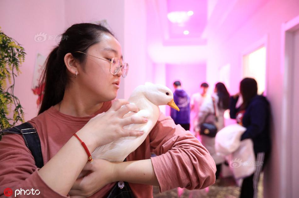 小小拗女BBwBBwBBw视频