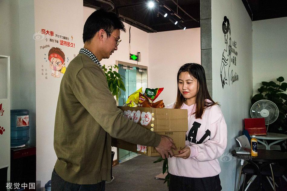 Av偷拍女人上厕所