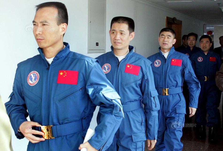 杨幂的奶好大好紧好爽