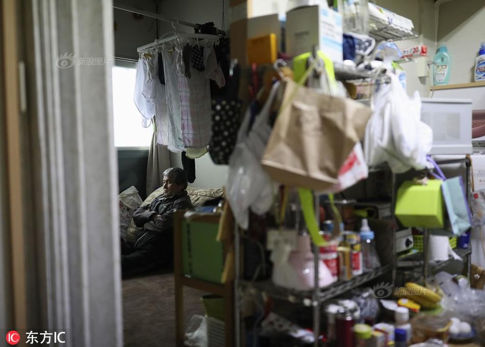 男生的坤坤放进女生的坤坤里