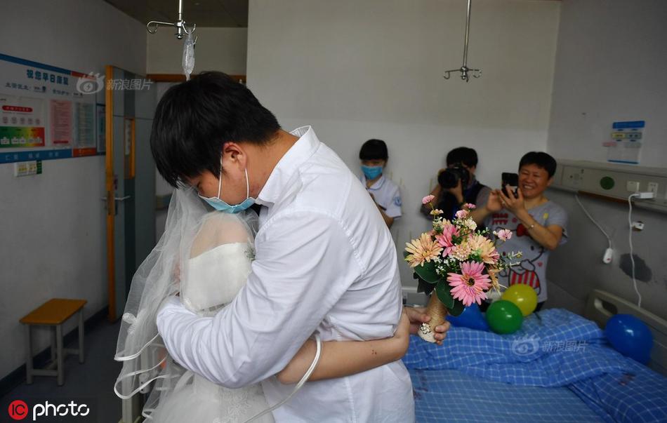免费 成 人 黄 色 网 站欧美