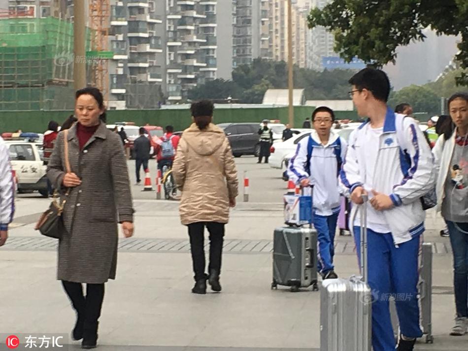 女教师洗澡被学生强弙
