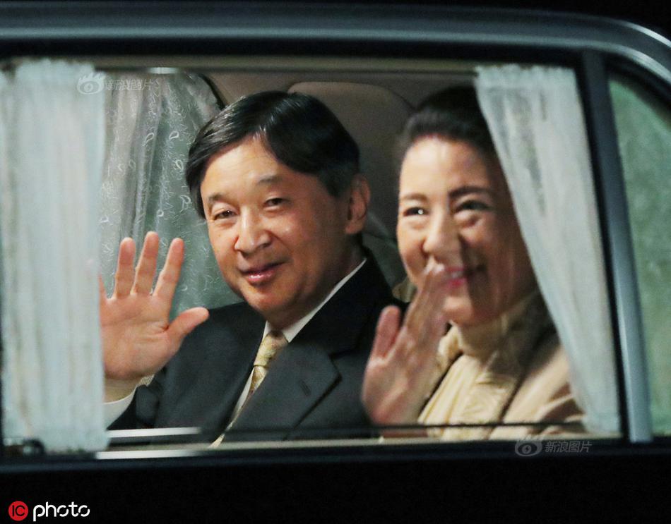 动漫美女扒开小内内