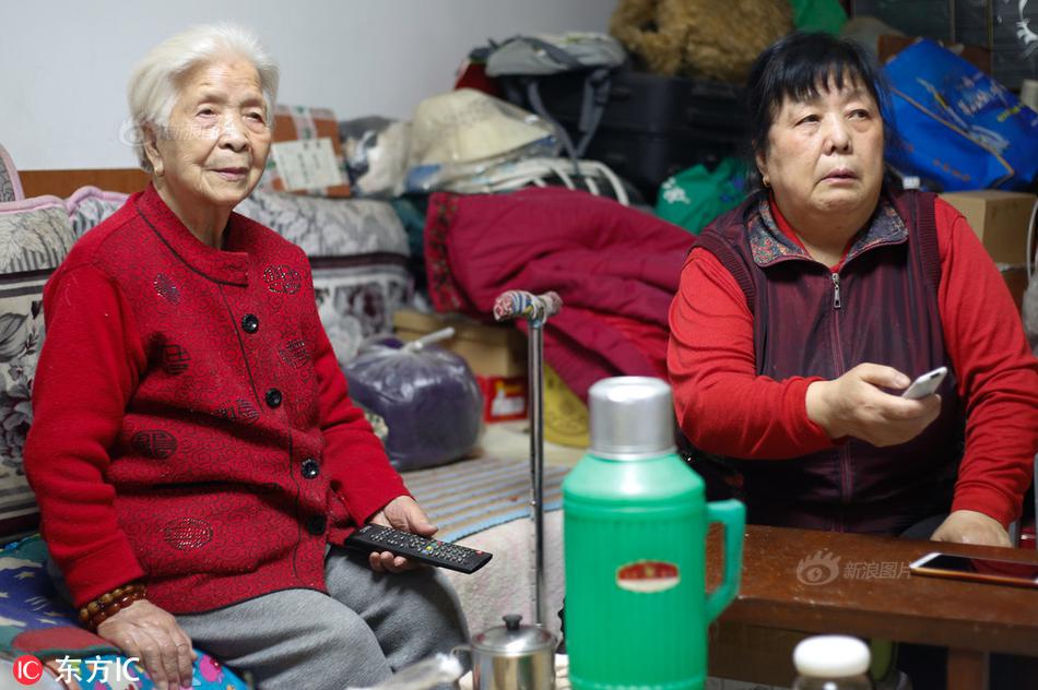 惩罚尿孔 灌 电击 调教