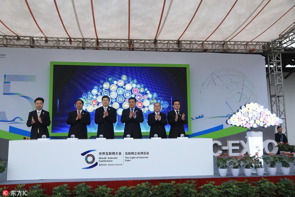 别揉我胸 啊 嗯摸湿P站