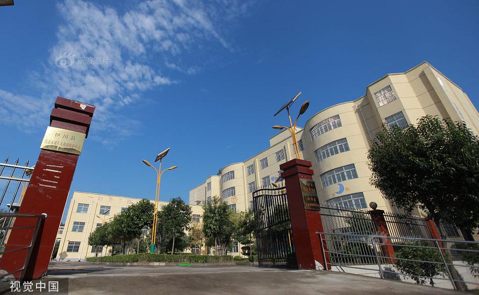 张柏芝跪下吃J8长什么样