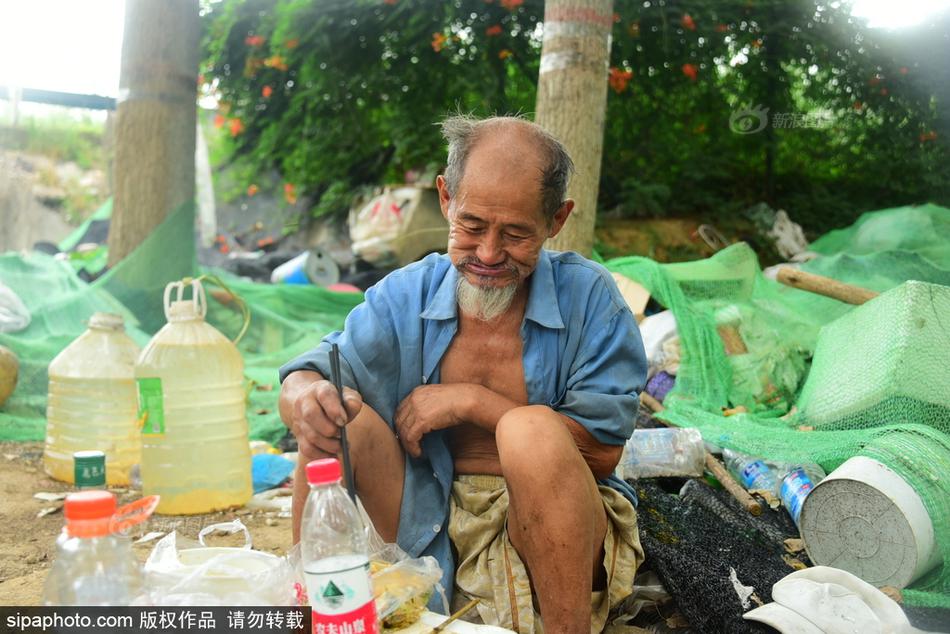 历史回顾：那些年我们一起电视看球 健康的经典瞬间