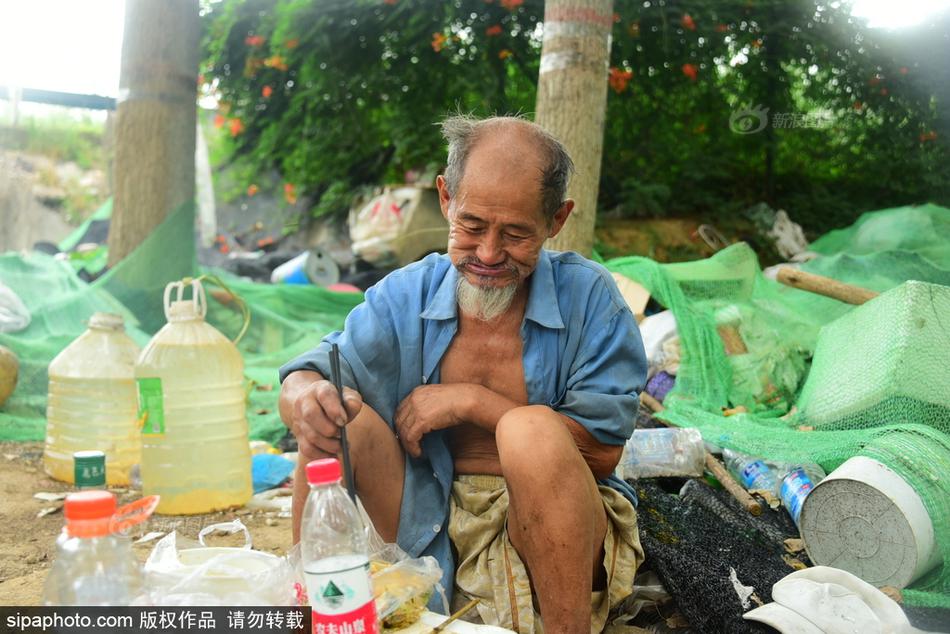 妈祖诞辰日:数千妈祖信众抢头香祈福