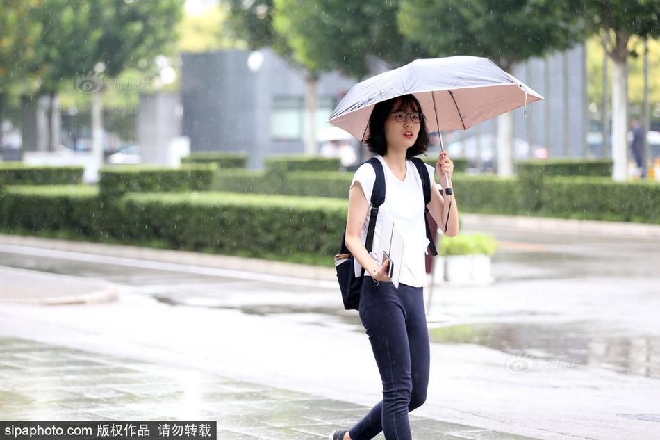 性感人妻被啪啪