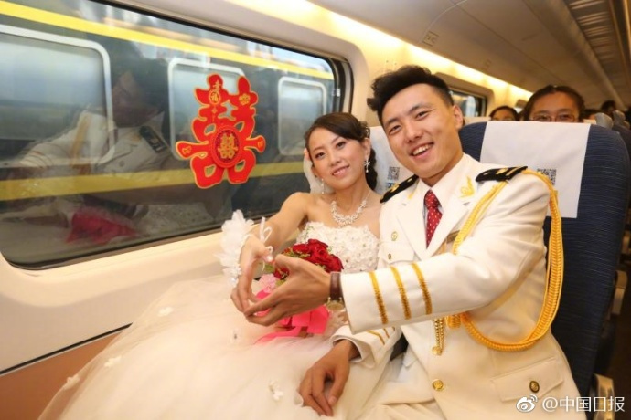两对夫妇同床交换Hd
