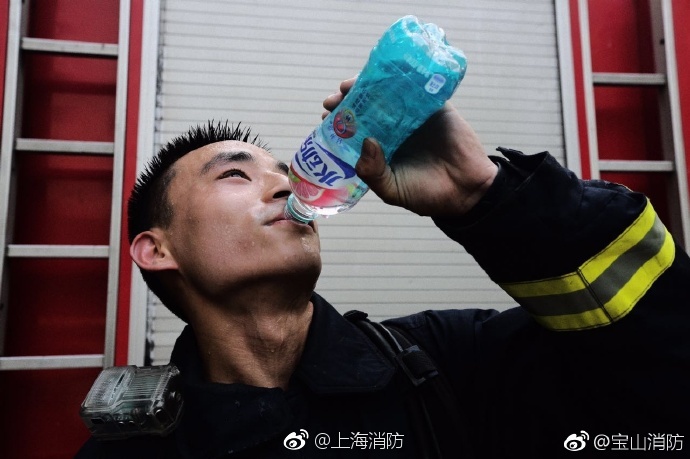 美女被艹网站