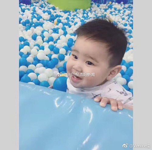 美女100%无遮挡奶头被男生捏
