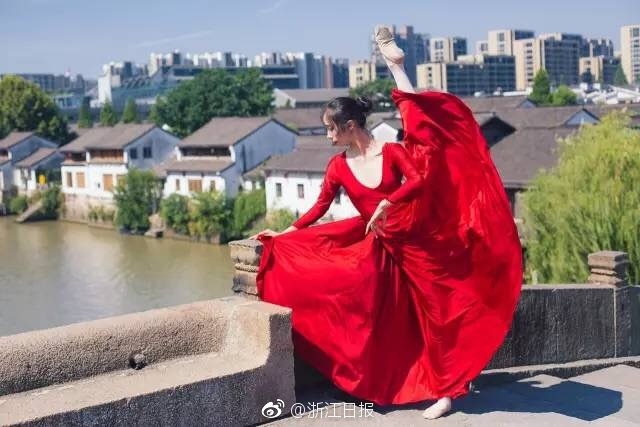 成人午夜影院