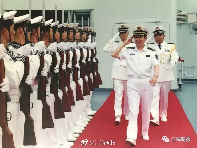 教官舌头伸进去 的我好爽说说