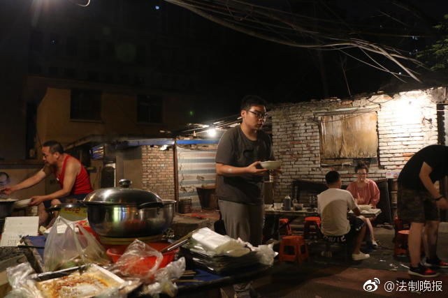 背著爸爸偷偷跟媽媽做愛