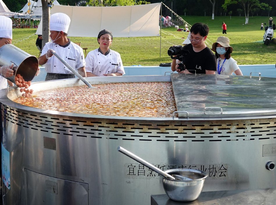 麻豆AV苏娅苏语棠无删减版