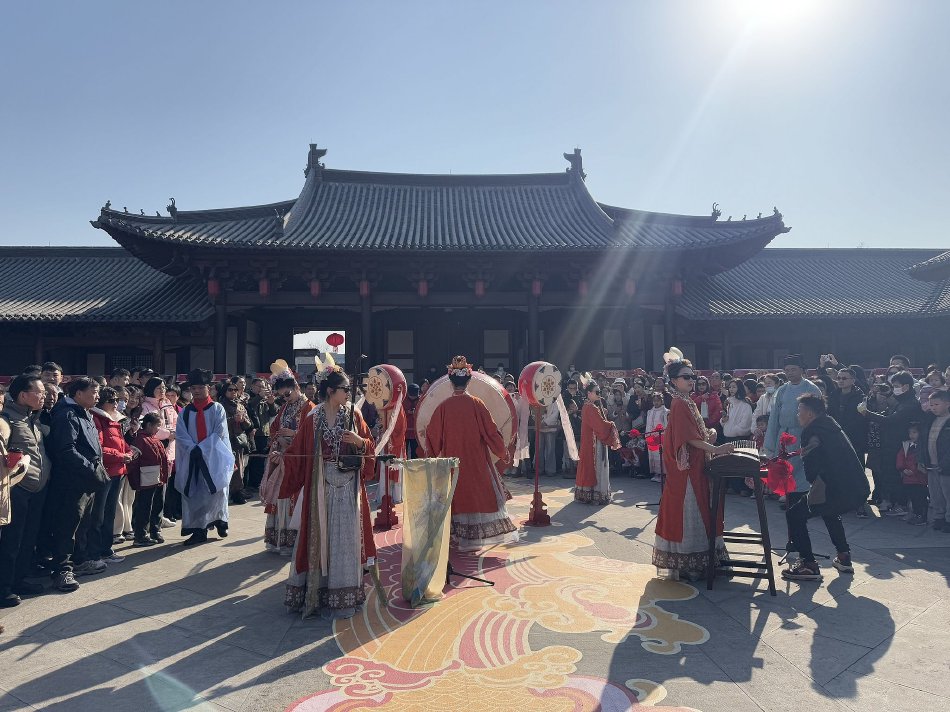 厨房掀开馊了裙子挺进去电影
