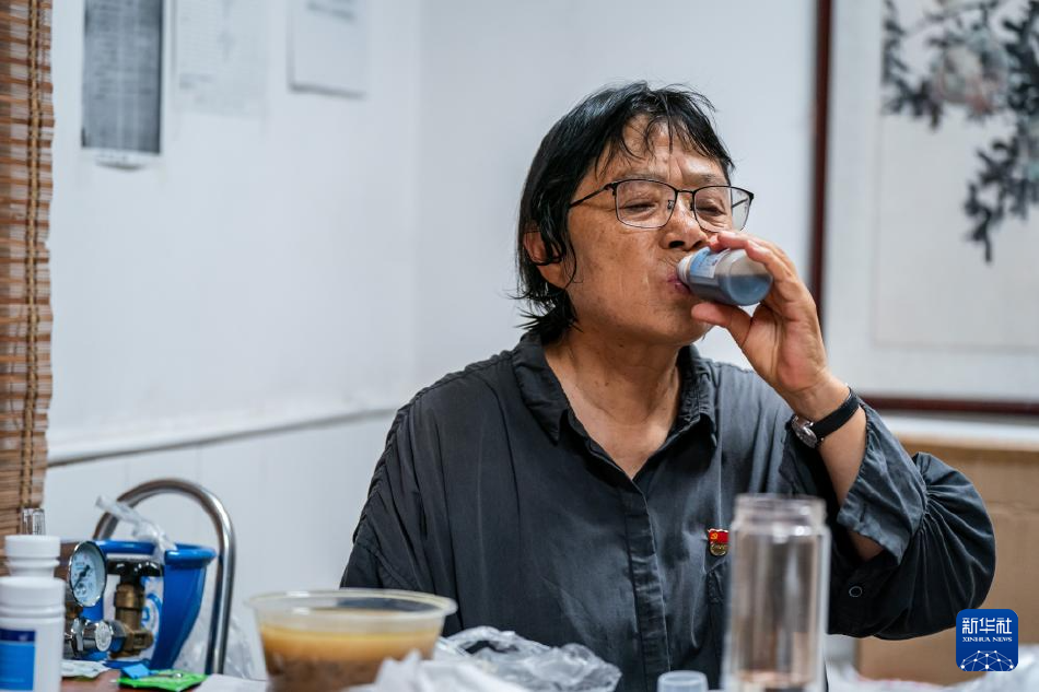 甘雨裸体 开腿涩涩