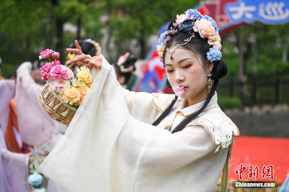 美女教你如何自慰到高潮