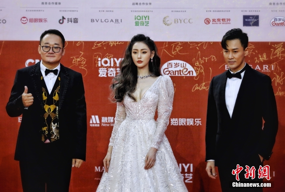 中国青年gary东北大飞机打桩