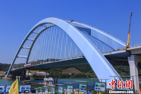 今夏奶茶回归10元区间，“零添加”成主流