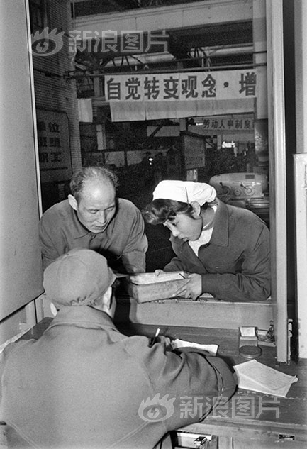 日本乱仑老熟妇円城瞳乱仑视频