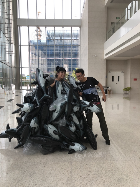 班长让我吃她胸 摸她奶