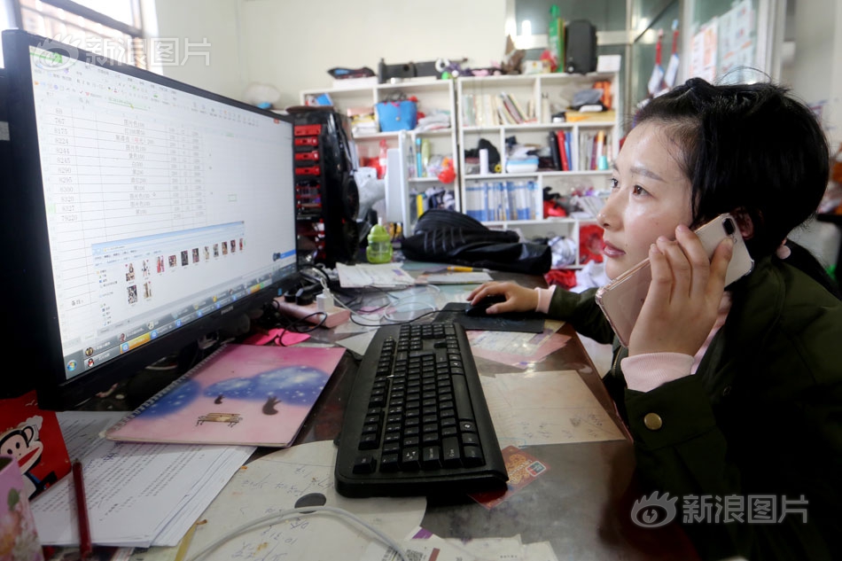 情趣内衣机器_欧阳娜娜机器血内衣照(2)