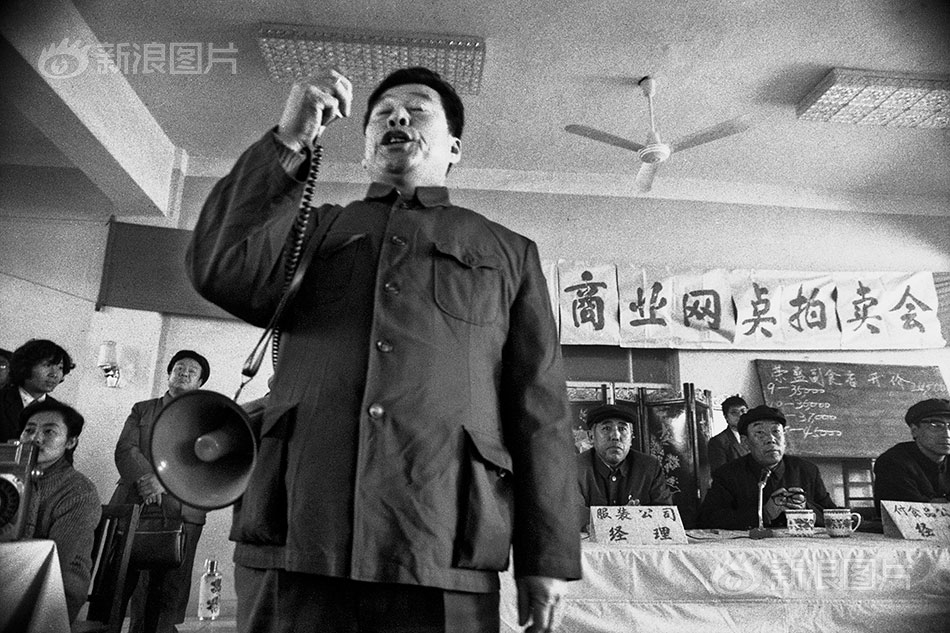 大幂幂被弄得奶头都凸出来了
