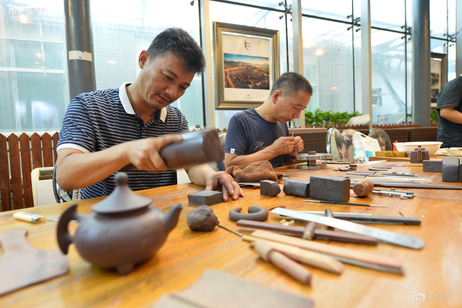 阜南县：开展“光盘行动”反对“舌尖上浪费”