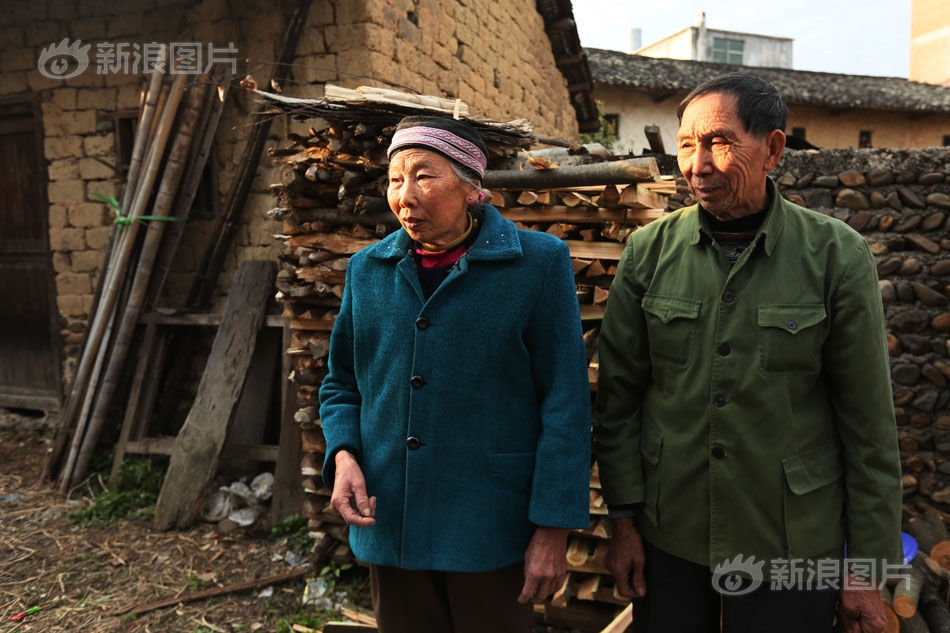 玻璃水冻住了加盐能解冻吗