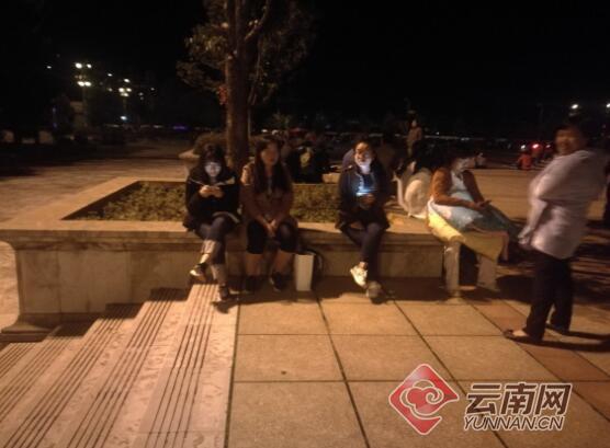 我要看张筱雨的全裸照