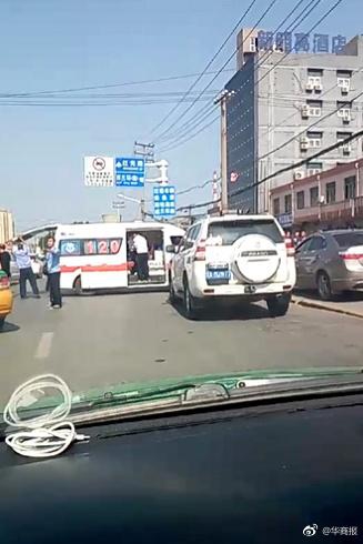 沟厕白嫩大屁股国产盗摄
