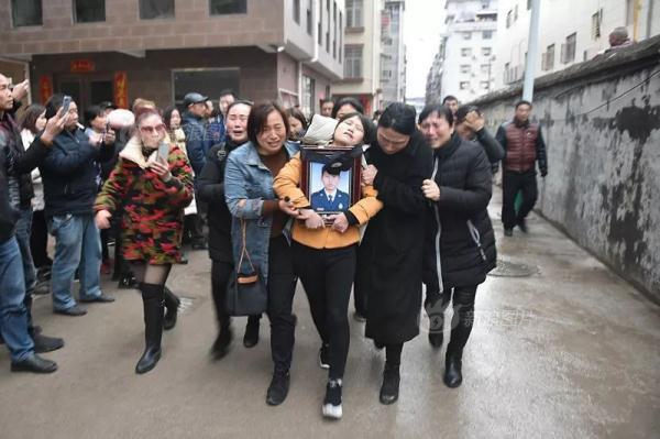 全裸夫妻生活片