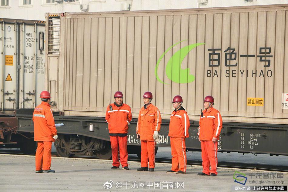我和岳的性满足中文