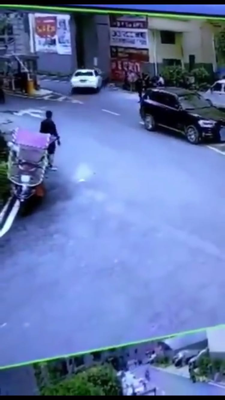 前凸後翹