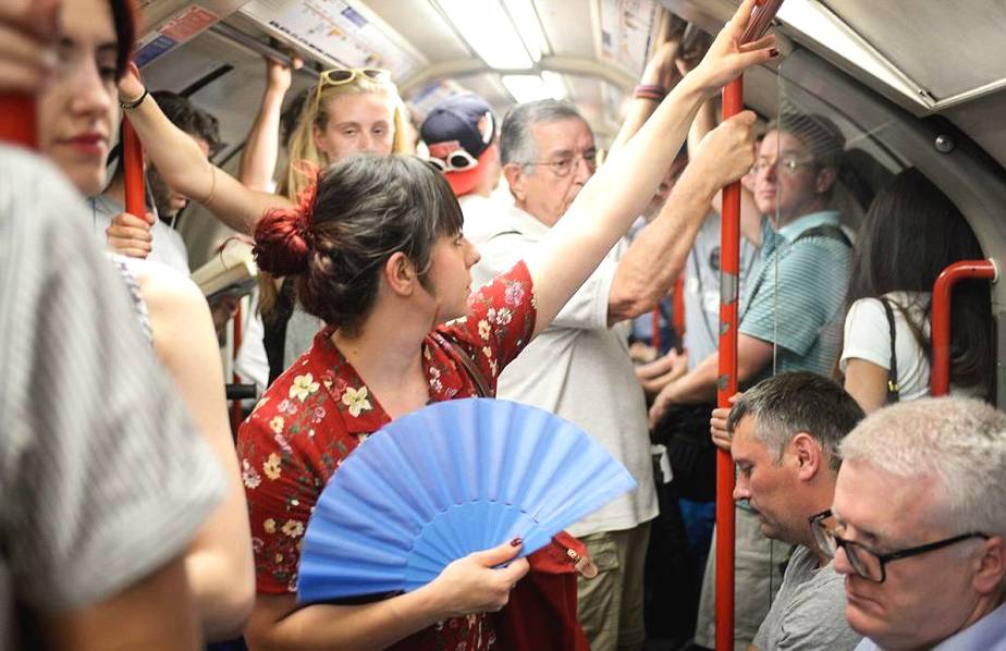 评论:卡纳瓦罗“兼职”国足主帅？利弊权衡应谨慎