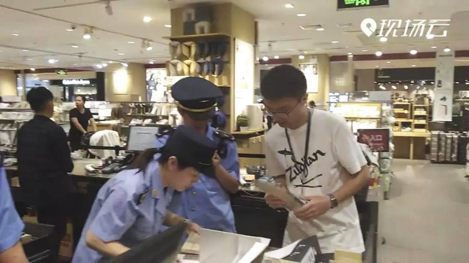 奶瓶消毒烘干机危害大吗，奶瓶喝一次奶就要消毒一次吗