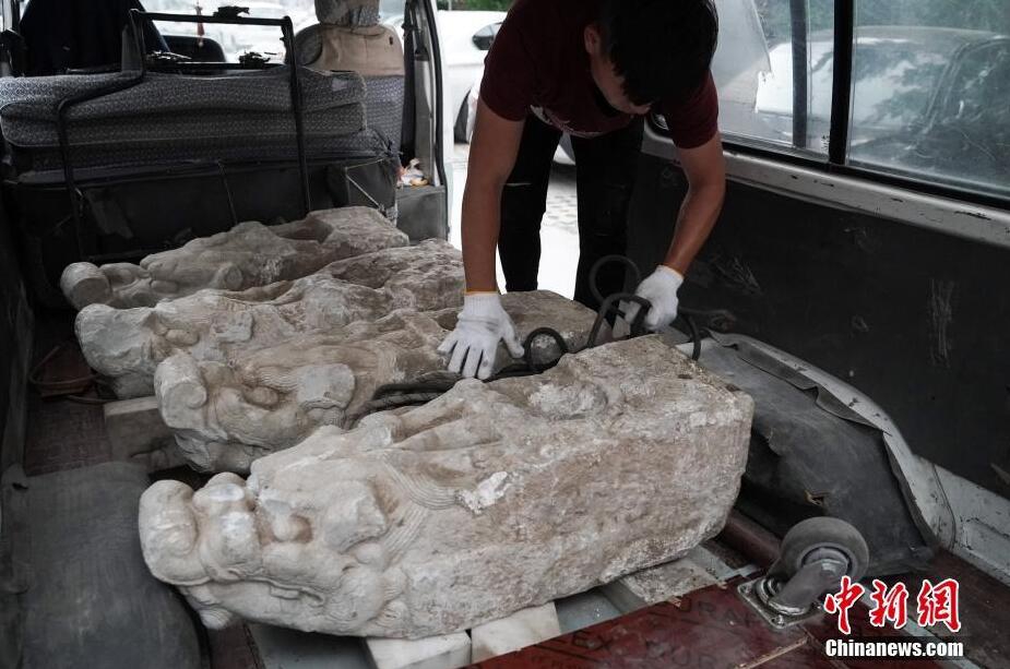 男人撒尿色情片