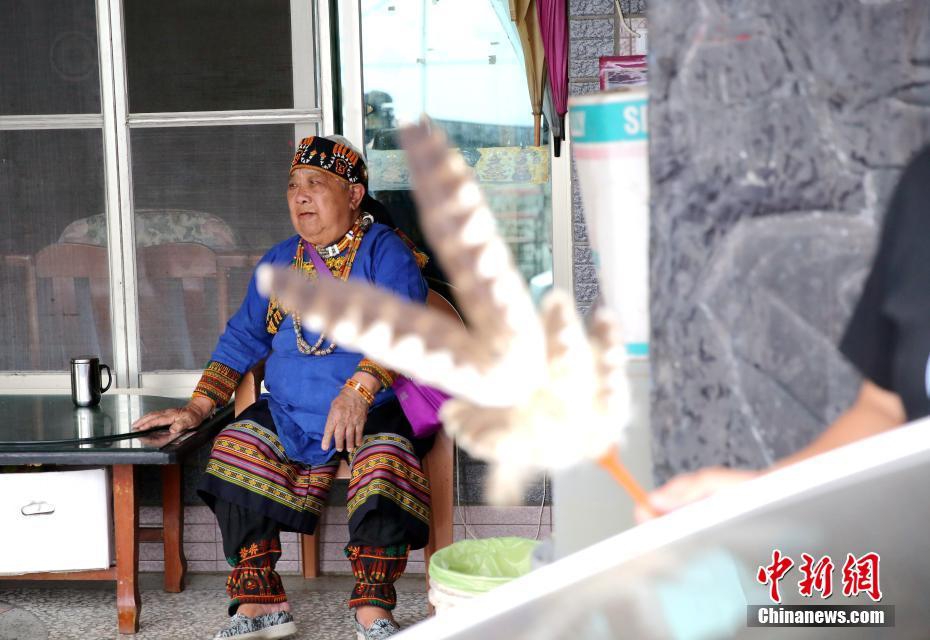 孟子义胸压桌子是第几期