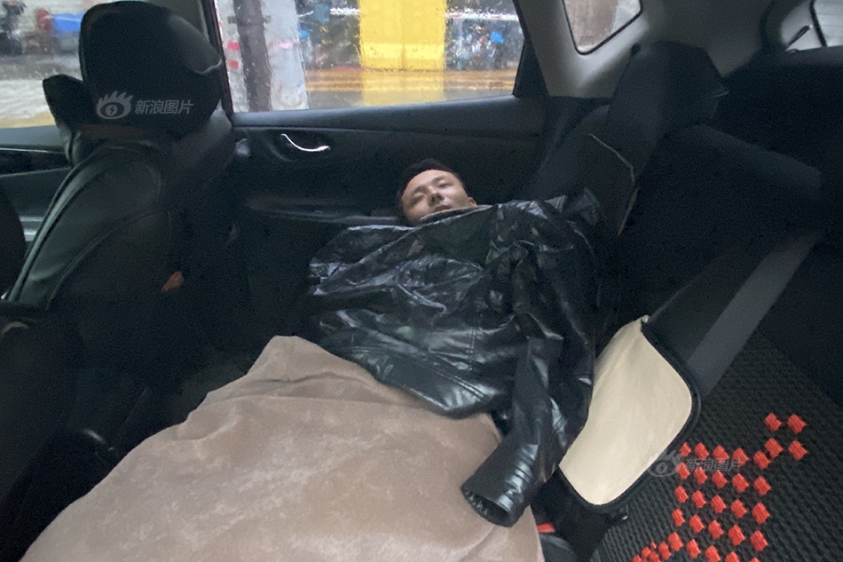 《初尝禁果》2:做爰HD