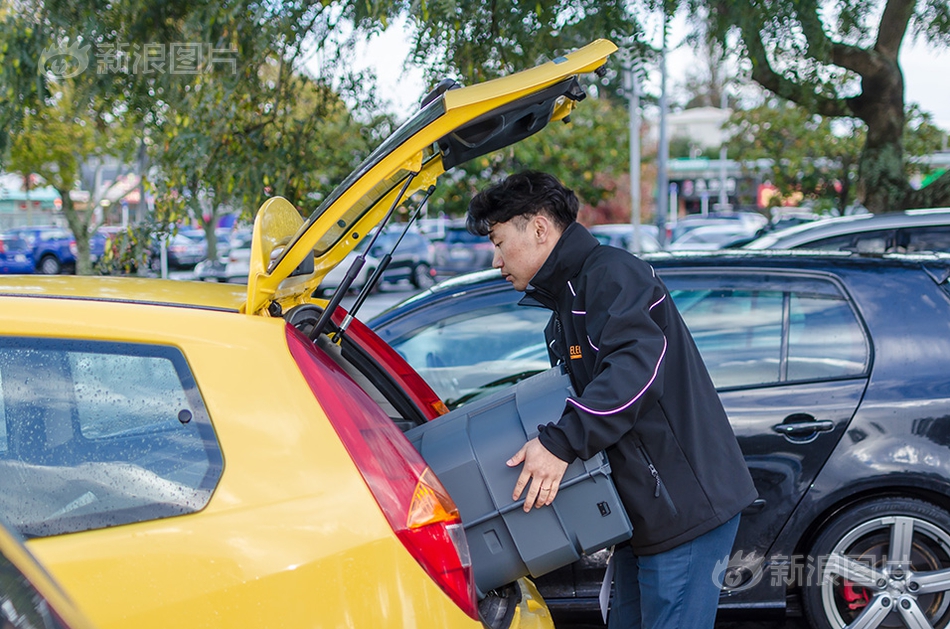 别揉我奶头 啊 嗯h校园体育生