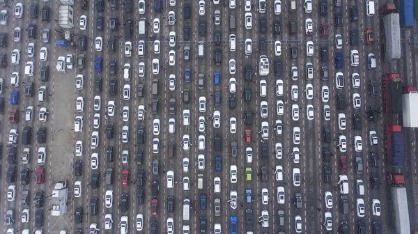 图集：万车滞留后的海南港口垃圾遍地