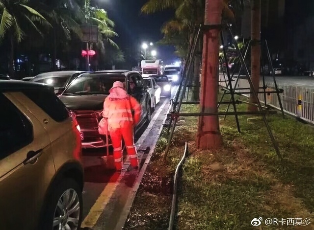 俄罗斯美女与动交zoz0z