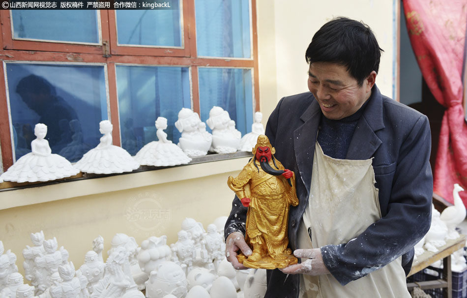 嗯～啊别揉我奶头秘 俄罗斯