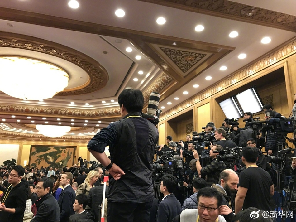 打光屁股秘 sP网站