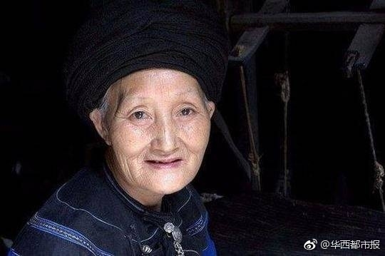 西施裸乳被爆 白浆的图片