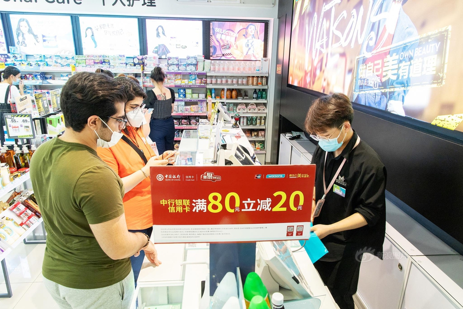 女人扒开 给男生摸 时拉了