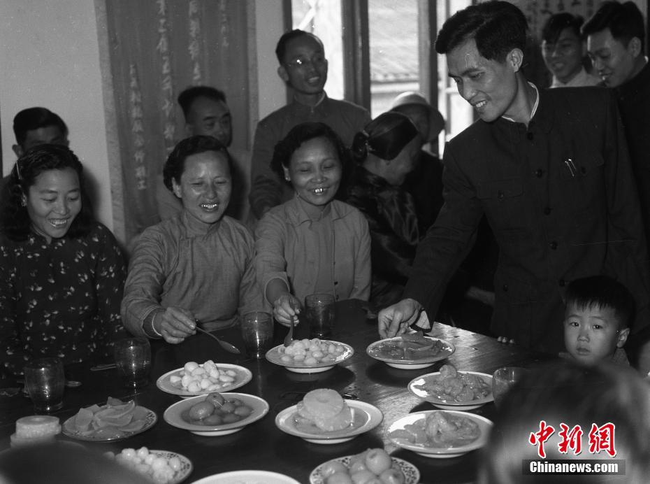 把女老师日出水来
